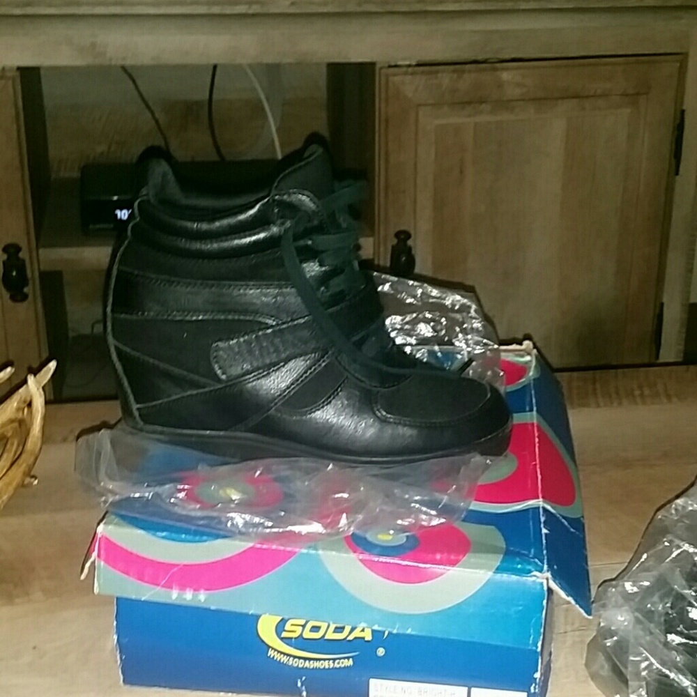 Soda wedges sneakers